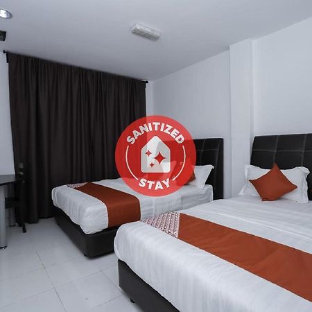 Oyo 988 Malawati Ria Hotel Kuala Selangor Buitenkant foto