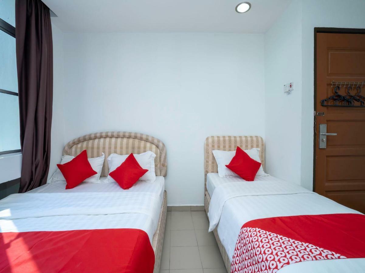 Oyo 988 Malawati Ria Hotel Kuala Selangor Buitenkant foto